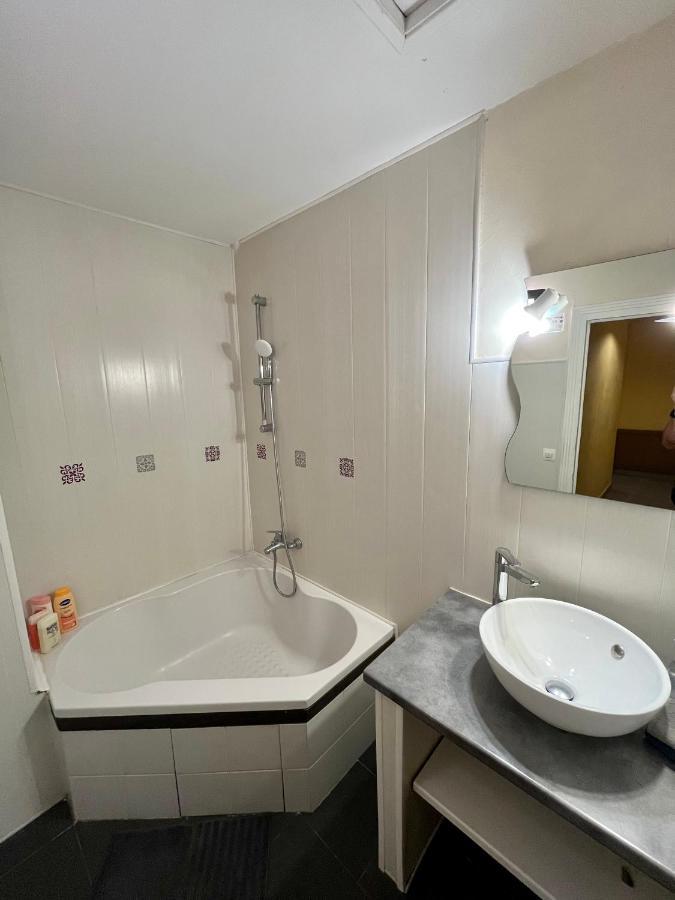 Appartement 2 Chambres - Lits King Size - Wifi - Baignoire Le Puy-en-Velay المظهر الخارجي الصورة